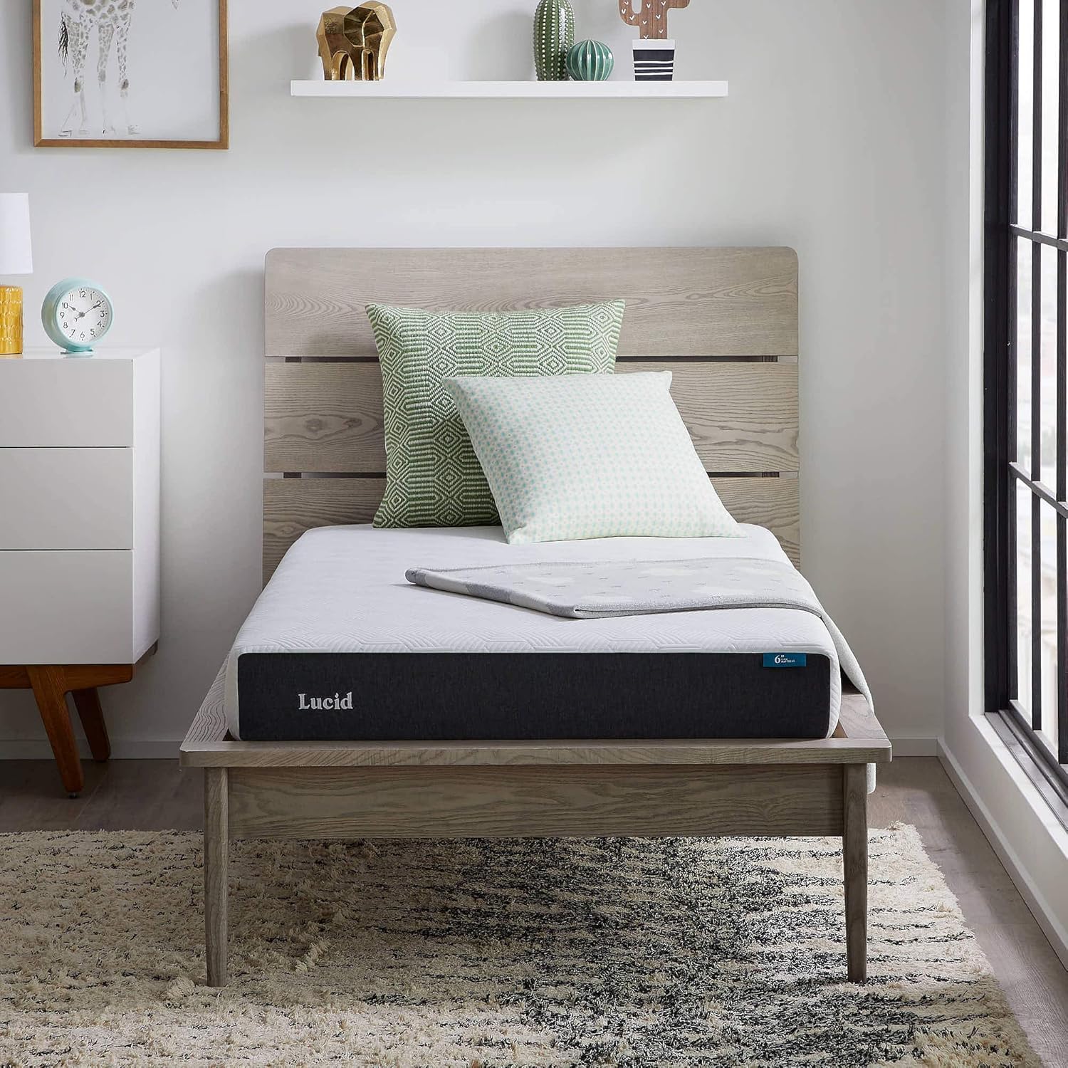 Lucid 5 Inch Memory Foam Mattress – Low Profile - Firm Feel - Infused with Bamboo Charcoal and Gel - Bed in a Box - Temperature Regulating - Breathable - Twin Size